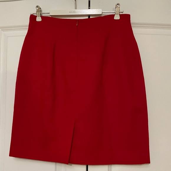 Beautiful red shirt! Fully lined! Side pleats, zipper in back! - Picture 2 of 3